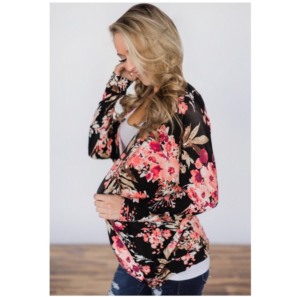 πHPπ1 LEFT: Smallππ€Black Floral πΈ Cardigan - Picture 2 of 6